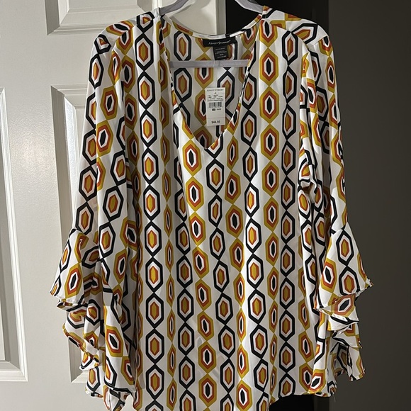 Geometric Pattern Blouse - Picture 2 of 6
